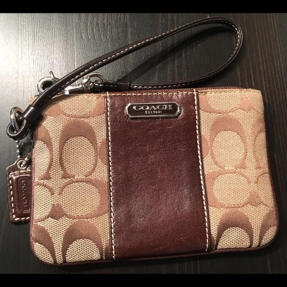Coach Small Wristlet - Picture 1 of 5
